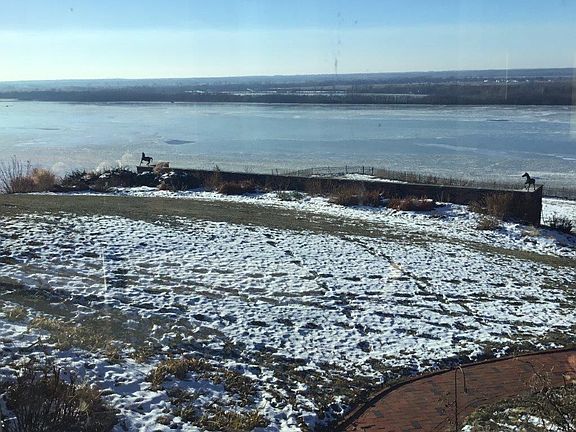 Bluff view of Mississippi.