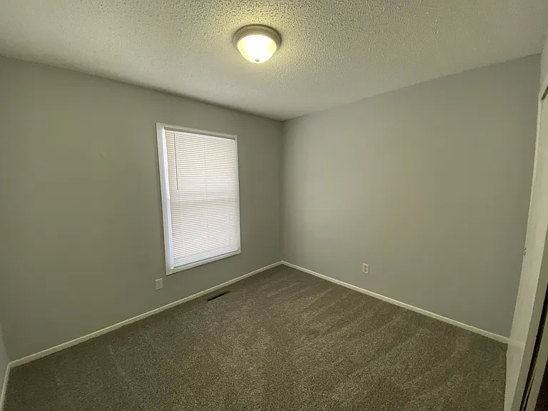 816 Hartford Ave — Photo 10