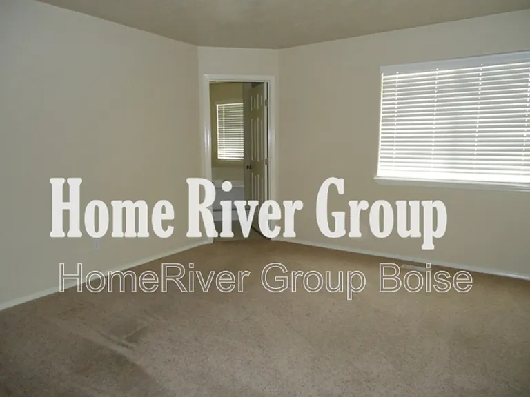 378 E Washakie St — Photo 10