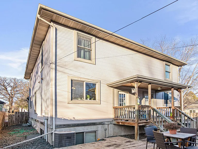 1012 Burgess St — Photo 23