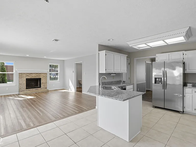 7975 Meadow Bend Cir — Photo 21