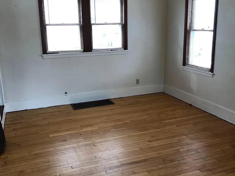 222 N Elm Ave — Photo 18