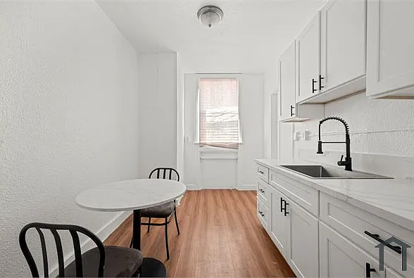 Studio, 450 sqft, $2,041 — Photo 2