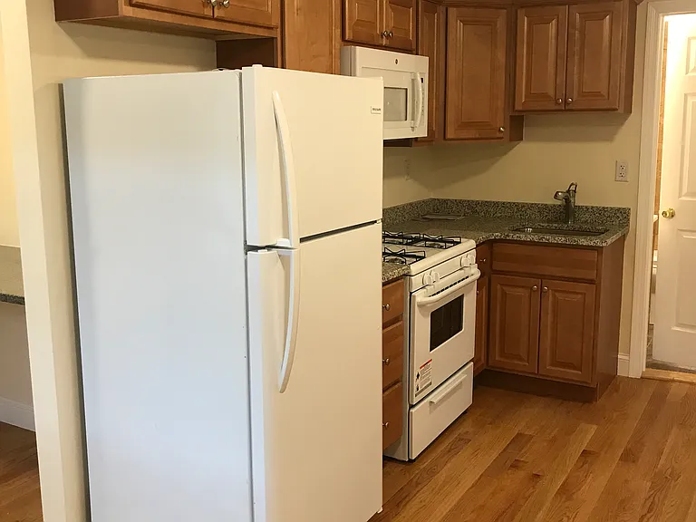 805 Merrimack St #3 — Photo 4