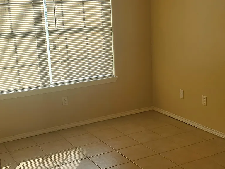 Santa Fe Apartments — Photo 5