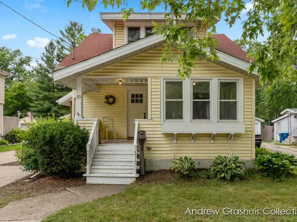 35 River St, Coopersville, MI 49404
