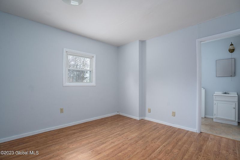 2nd image of 50 Yale St Street