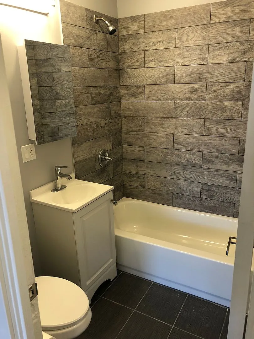 7046 Crandon — Photo 3