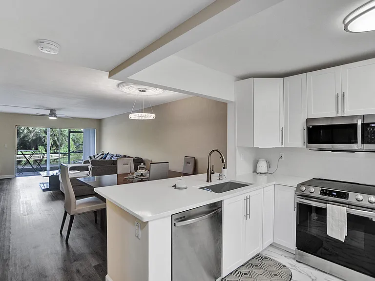 3601 Inverrary Dr #109 — Photo 4
