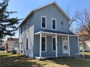 314 E 4th St, Vinton, IA
