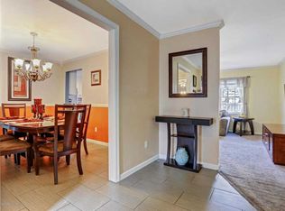 6 Monterey Ln, Manalapan, NJ