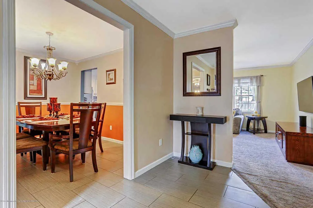 6 Monterey Ln photo 1
