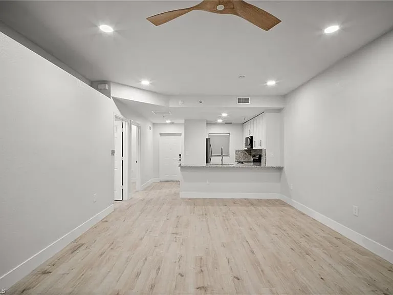 4450 Botanical Place Cir #6 — Photo 8
