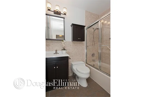 Sold by Douglas Elliman | media 21