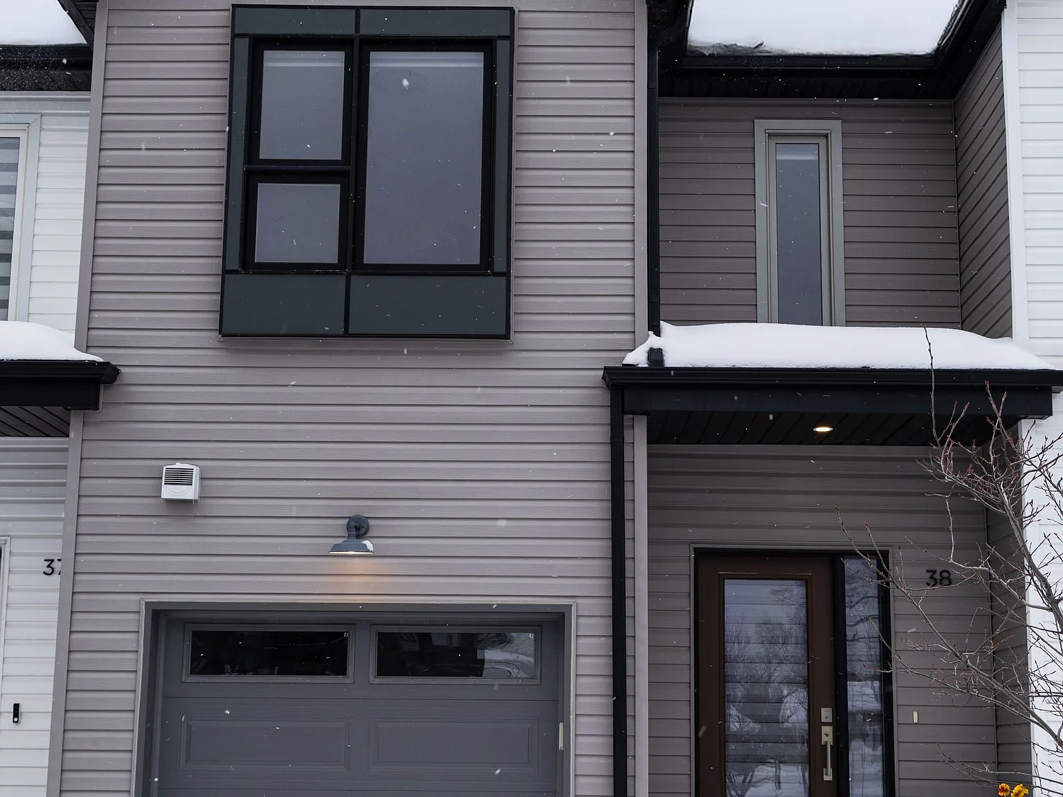 3 bed, $2,700 — Photo 2