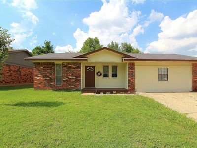 653 W Juniper Dr, Mustang, OK, 73064