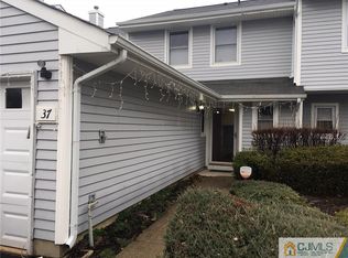 37 Upperbrook Ct, Parlin, NJ 08859