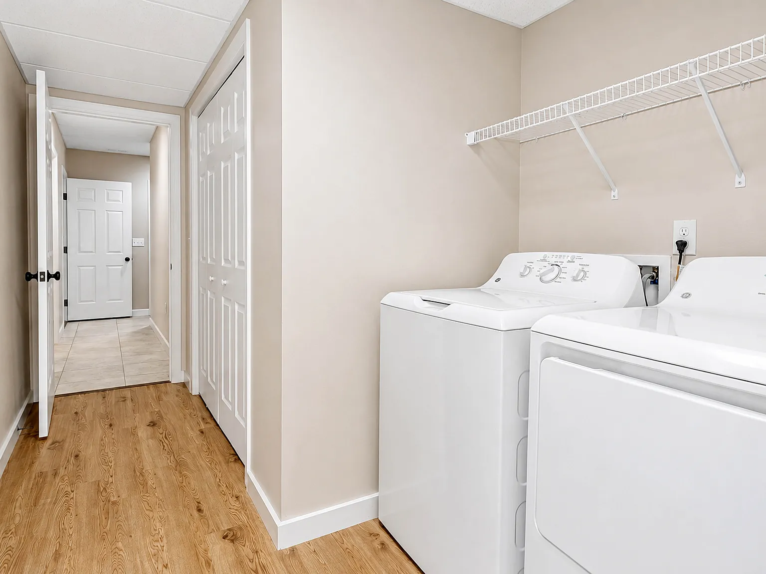 3 bed, 3.5 bath, $2,000 — Photo 4