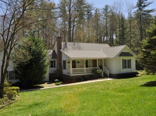 116 Finley Cove Rd, Hendersonville, NC 28739