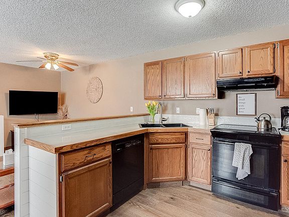 5th image of 2638 Brookdale Ln N