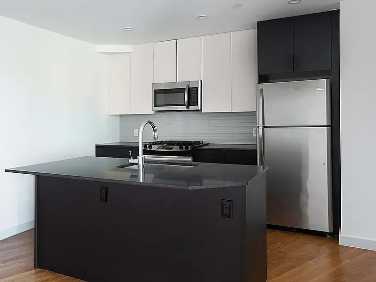 31-43 Vernon Blvd #617A — Photo 1