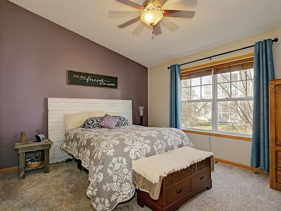 4th image of 3085 Chisholm Ct N