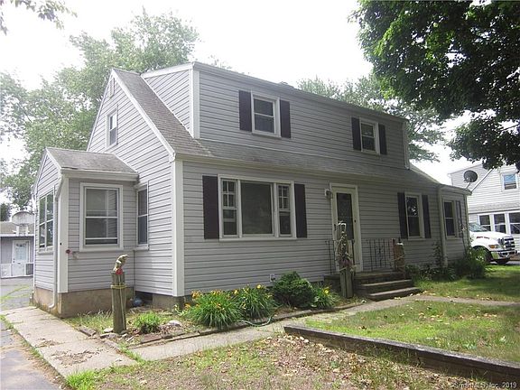 3rd image of 18 Roseleah Dr