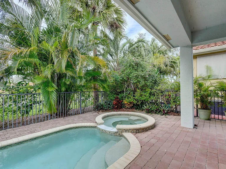 850 SW Palm Cove Dr — Photo 18
