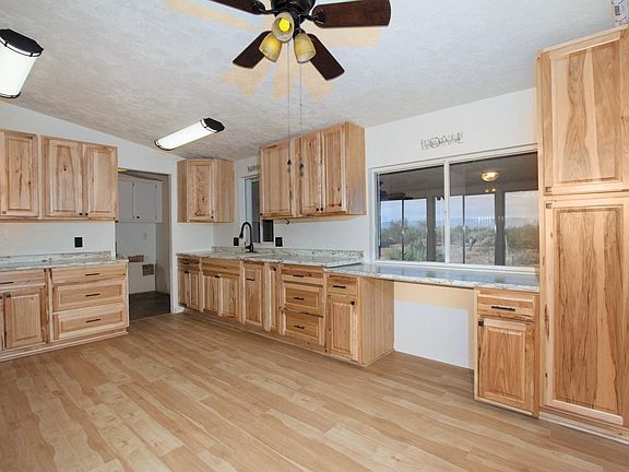 3rd image of 710 W Camino Regio #14