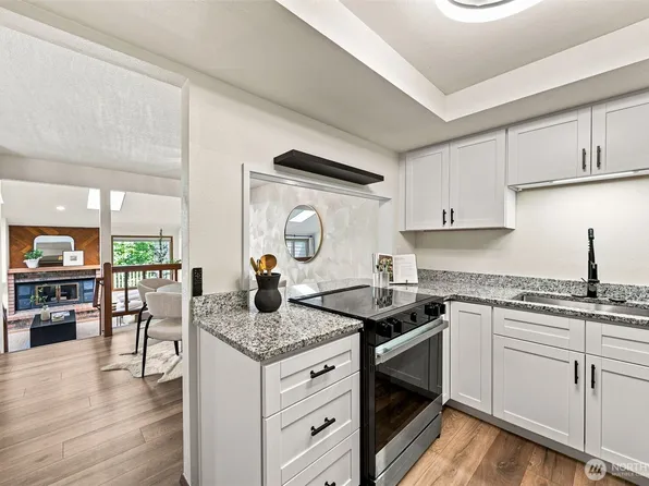 1314 Evergreen Park Drive SW #W, Olympia, WA 98502