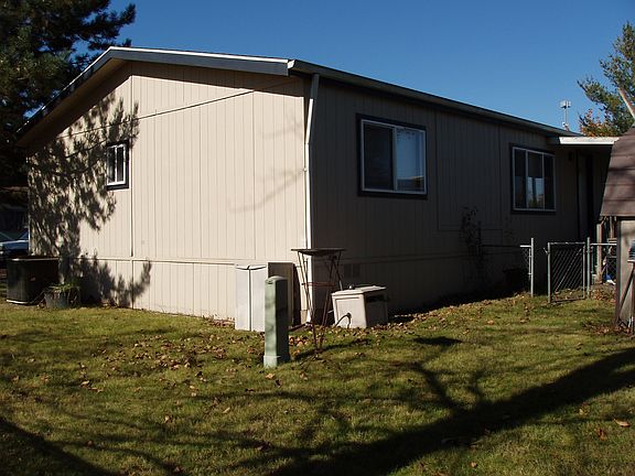 3rd image of 300 SW 7th Ave Unit 133