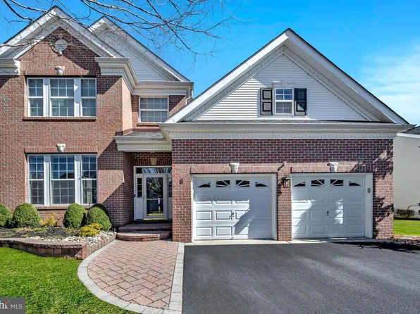 8 Cavalcade Ct, Manalapan, NJ 07726