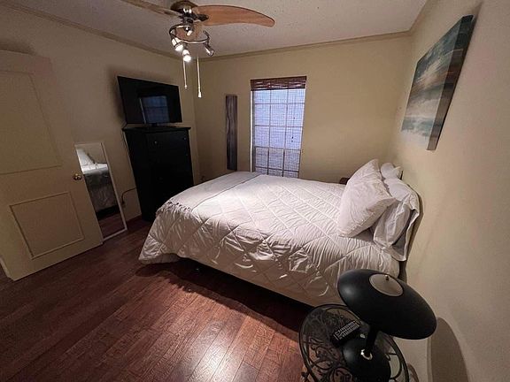 4th image of 6000 N Brookline Ave APT 58