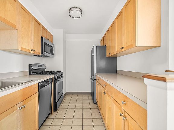 3rd image of 1825 Madison Ave APT 5B