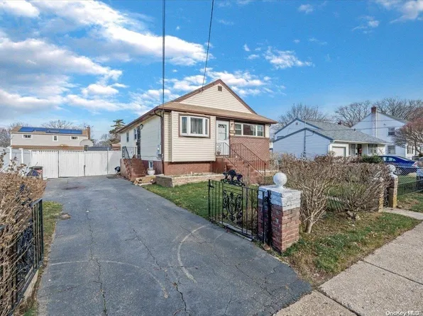 67 Underhill Avenue, Roosevelt, NY 11575