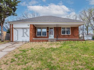 1106 Inverness Dr, Wichita, KS 67218