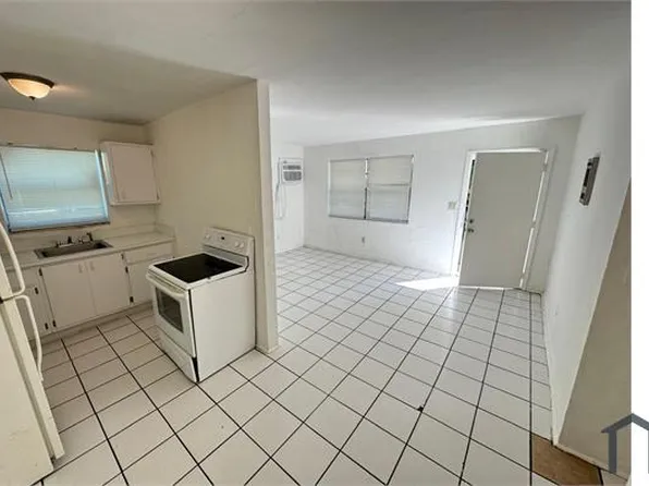 201 NW 77th St APT 3, Miami, FL 33150
