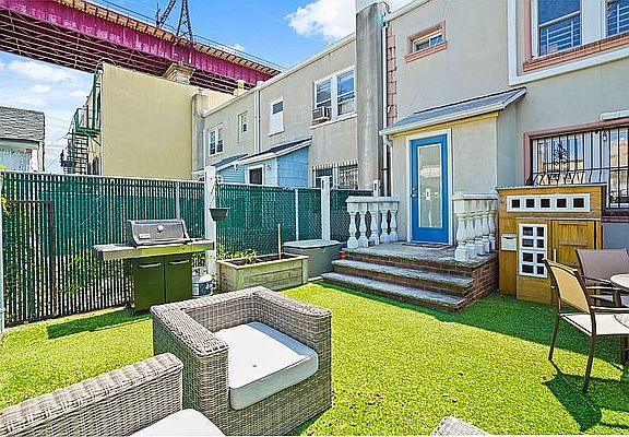 3rd image of 22-64 Crescent St #1B