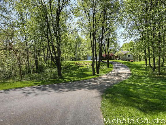 3rd image of 4137 Whispering Hills Ln