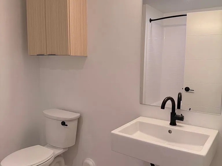 Rainford Apartments — Photo 82