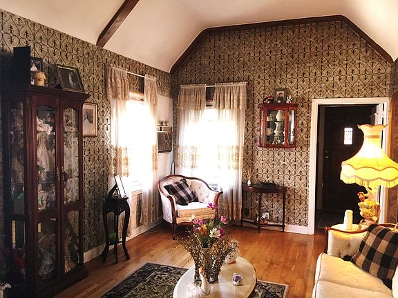 3rd image of 4826 212th St