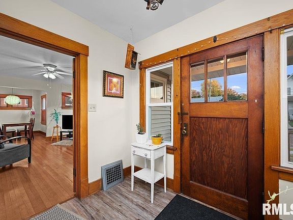 4th image of 338 W 30th St