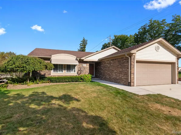 13975 Riverside Ct, Livonia, MI 48154
