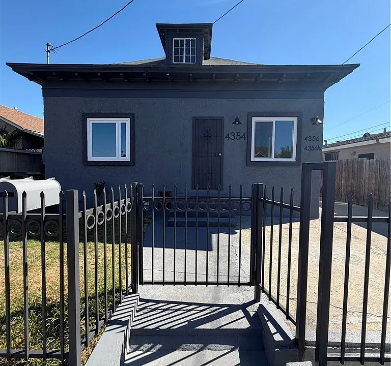 4354 Compton Ave