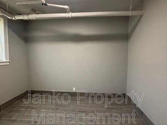 4th image of 658 E 81st St #G