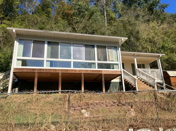 357 Cherokee Dr, Ragland, AL 35131