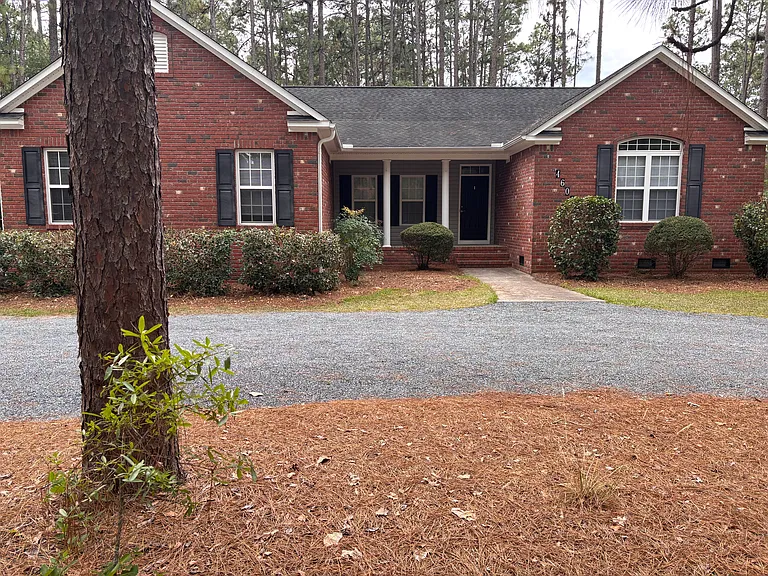 4601 Airport Rd — Photo 1