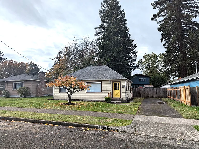 4609 NE 74th Ave — Photo 2