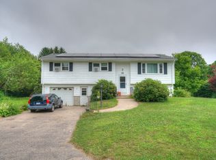 12 Elaine St, Pawcatuck, CT 06379