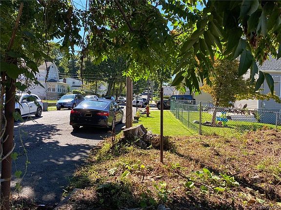 4th image of 151 Belknap Ave